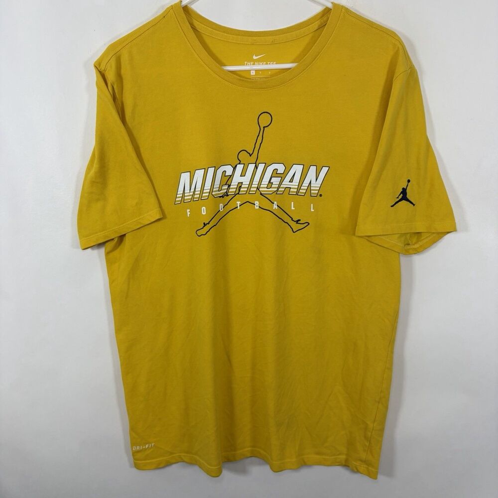 Michigan Wolverines Football Nike T Shirt Athletic Cut Mens Large Yellow Jumpman